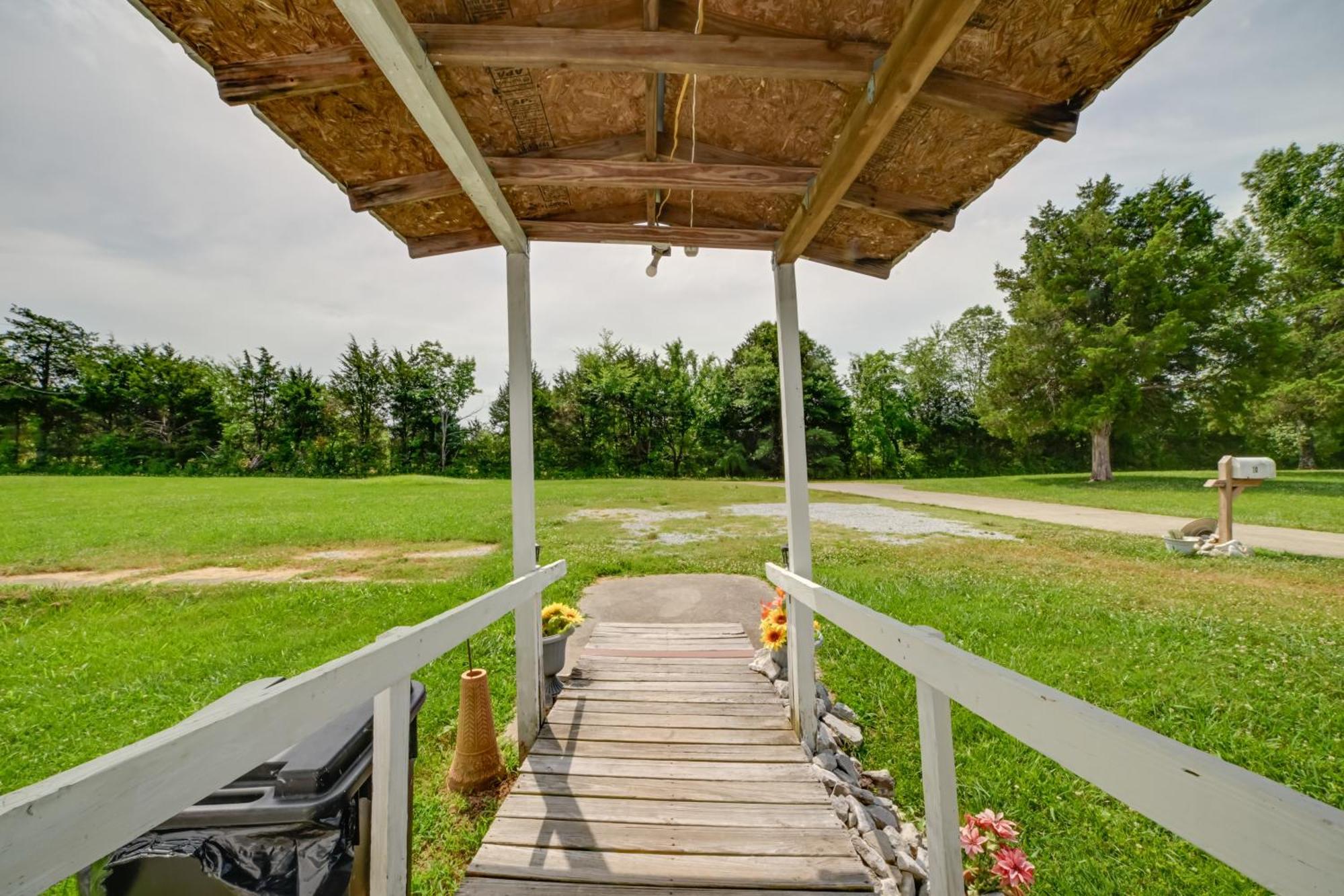 Serene Mcewen Cottage About 2 Mi To Golf Course! Exteriér fotografie