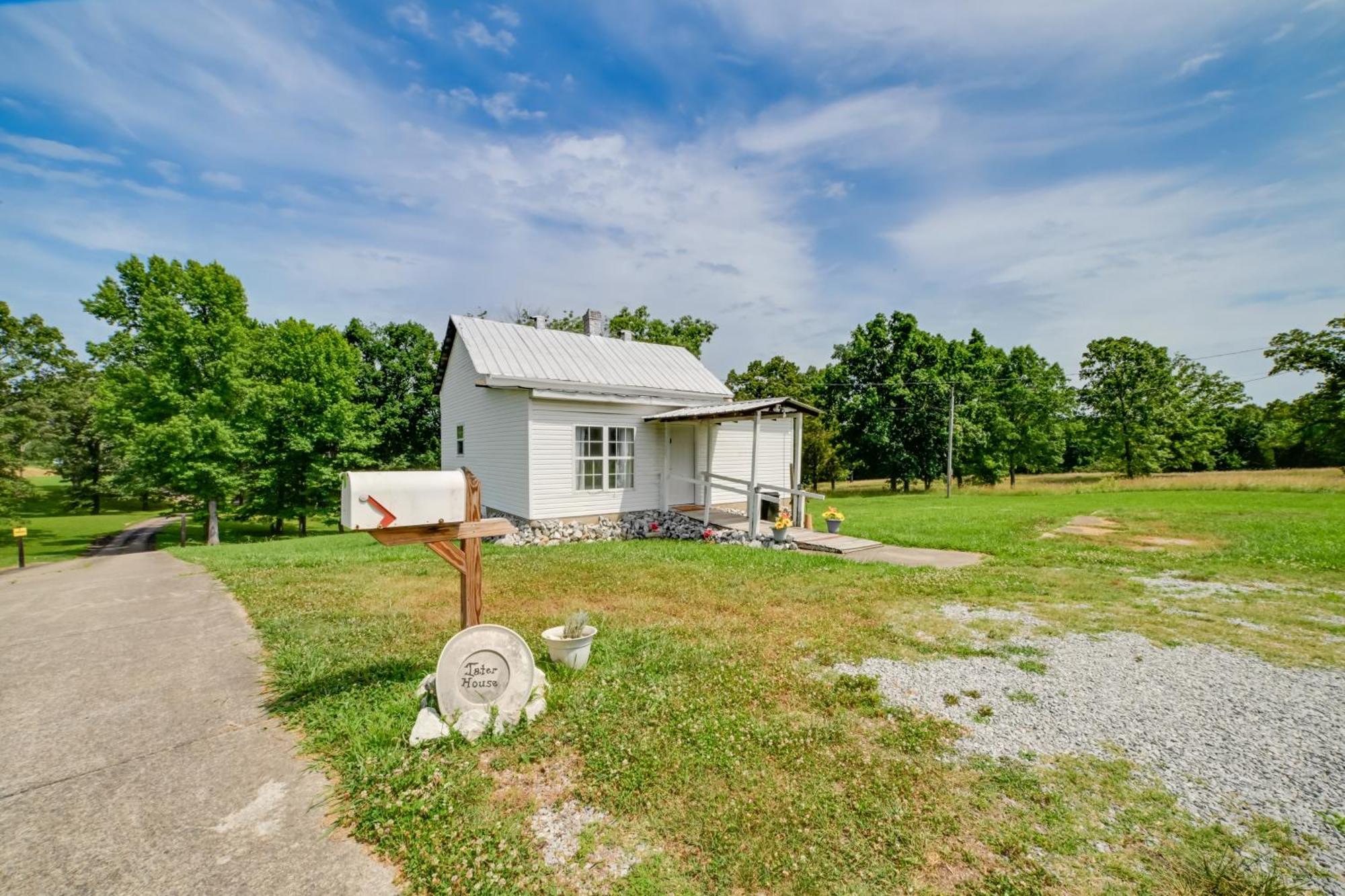 Serene Mcewen Cottage About 2 Mi To Golf Course! Exteriér fotografie